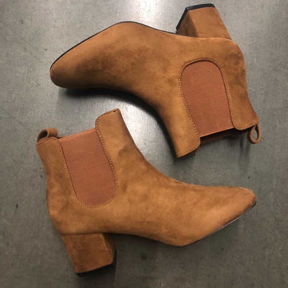 Cape Robbin Shoes - NIB Cape Robbin Evita  tan ankle boots short